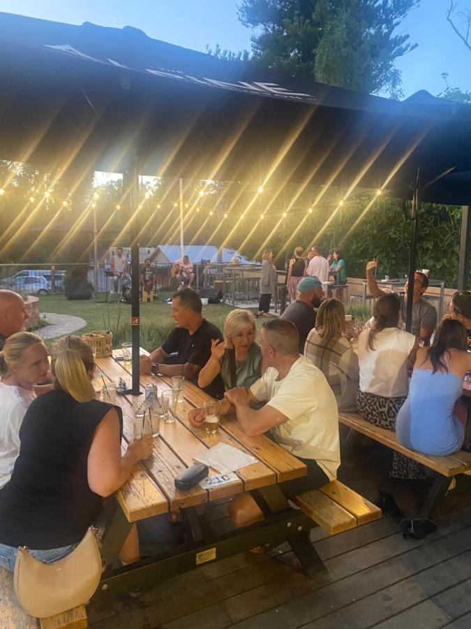 Alpine Hotel, Eat Drink Sleep Warburton Εξωτερικό φωτογραφία